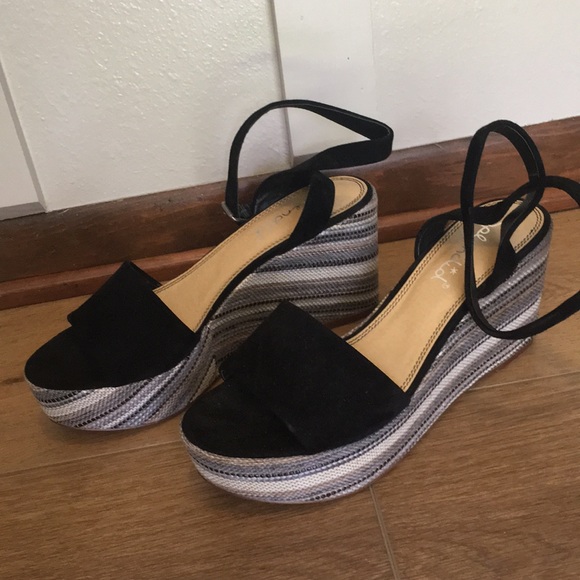 Splendid Wedge Platform Leather Sandals - Picture 2 of 3